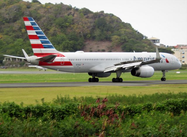 Boeing 757-200 (N176AA)