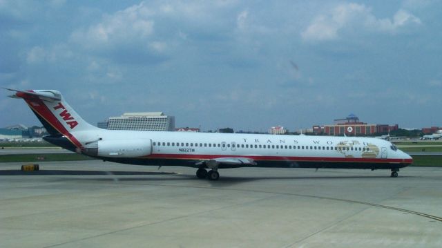 McDonnell Douglas MD-80 (N922TW) - Taxi for takeoff in Atlanta Sept 2000