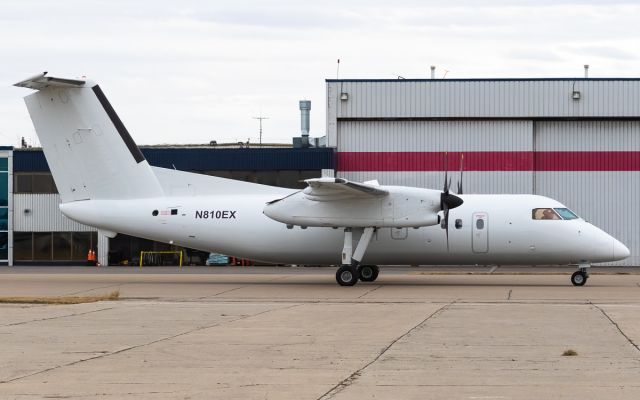 de Havilland Dash 8-100 (N810EX)