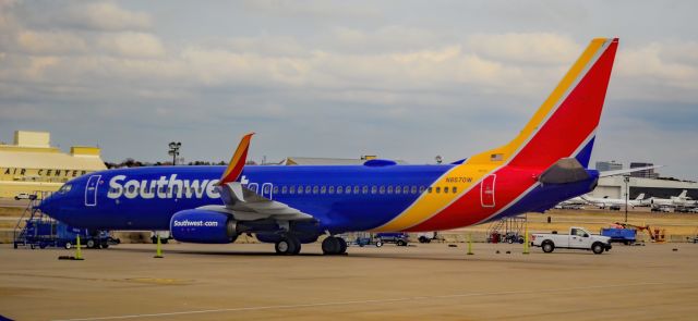 Boeing 737-800 (N8570W) - N8570W Southwest Airlines Boeing 737-8H4 s/n 36952 - Dallas Love Field Airport (KDAL) br /Dallas, Texasbr /Photo: TDelCorobr /December 18, 2020