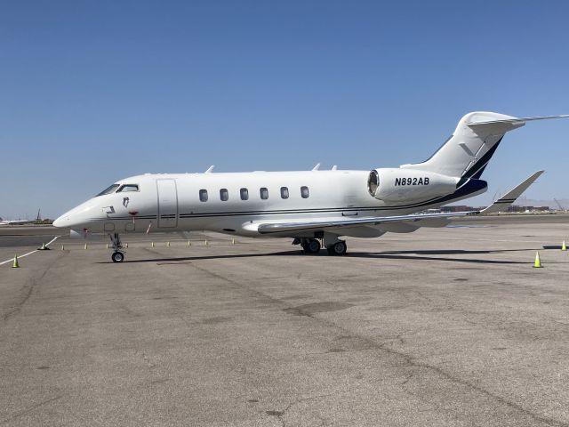 Canadair Challenger 350 (N892AB)