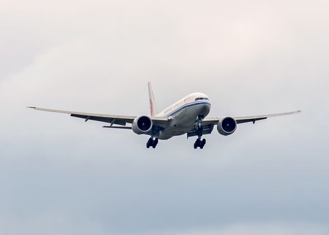BOEING 777-200LR —