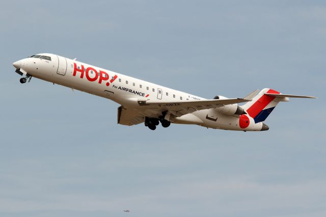 Canadair Regional Jet CRJ-700 (F-GRZK)