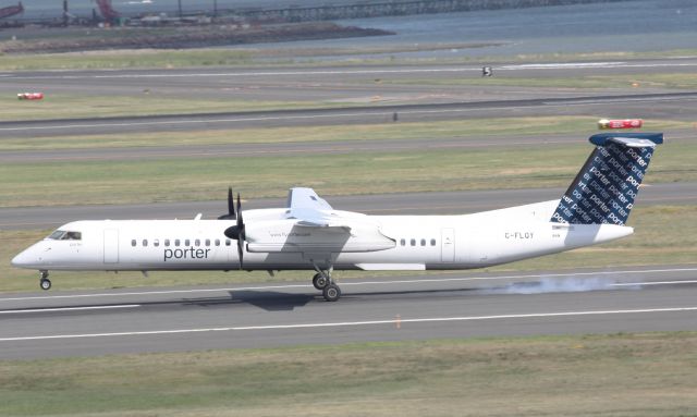 de Havilland Dash 8-400 (C-FLQY)