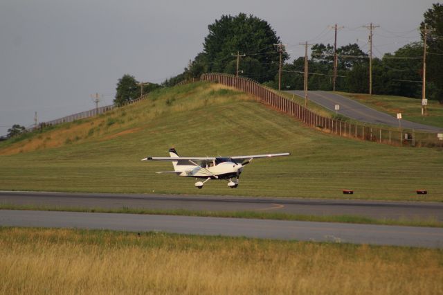 Cessna Skylane (N9681)
