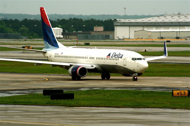 Boeing 737-800 (N3740C)