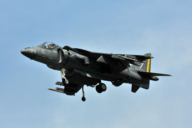 16-4140 — - AV-8B New York Airshow 2015