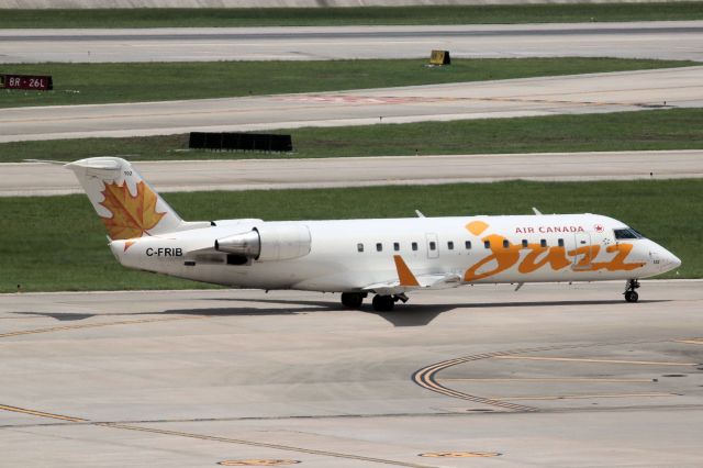 Canadair Regional Jet CRJ-100 (C-FRIB)