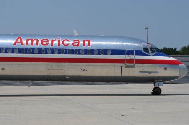 McDonnell Douglas MD-82 (N9401W)