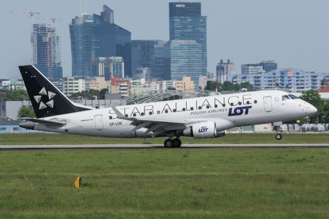 Embraer 170/175 (SP-LDK) - WAW SPOTTING