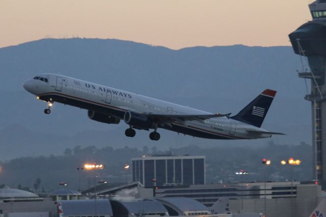 Airbus A321 (N540UW)