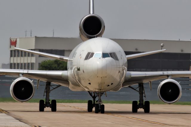 Boeing MD-11 —