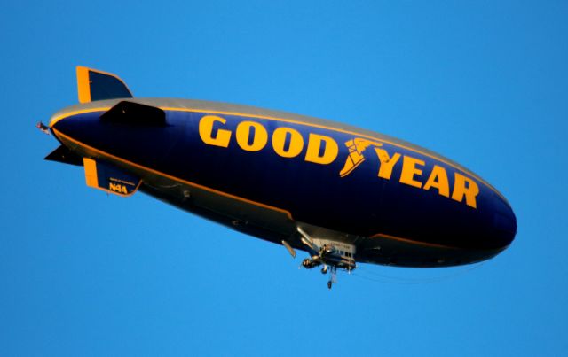 Unknown/Generic Airship (N4A) - Over City of Santa Clara, Ca at Bascom and US 880 Freeway .. KSJC Downwind Flight Path area 06-04-2016