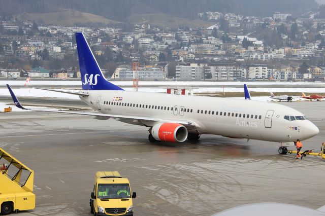 Boeing 737-800 (LN-RRH)