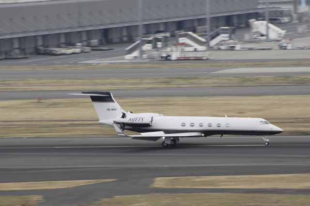 Gulfstream Aerospace Gulfstream V (HS-WEH) - Landing at Haneda Intl Airport Rwy34L on 2013/02/11