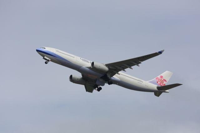 Airbus A330-300 (B-18392)