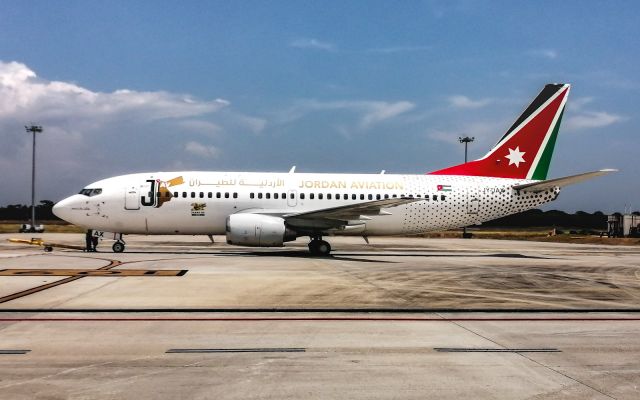 BOEING 737-300 (JY-JAX)