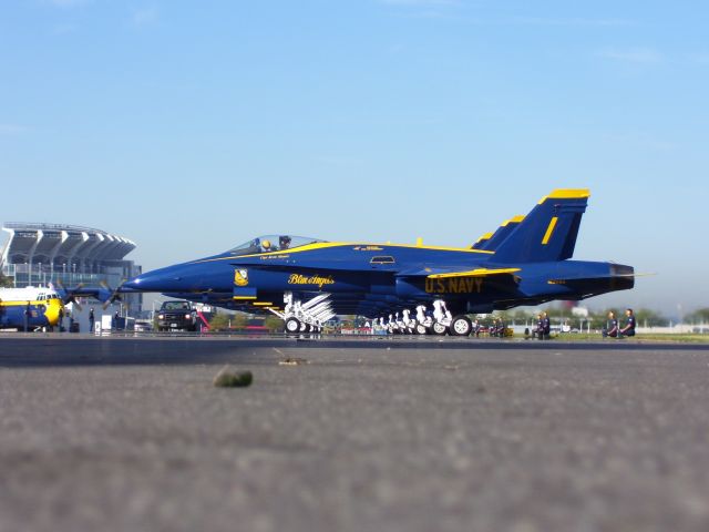 McDonnell Douglas FA-18 Hornet — - U.S. NAVY BLUE ANGELS  Cleveland National Airshow