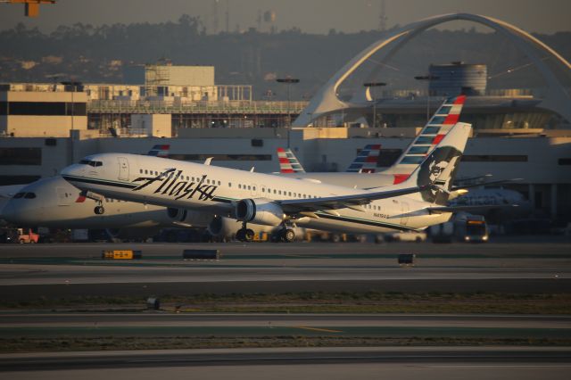 Boeing 737-900 (N419AS)