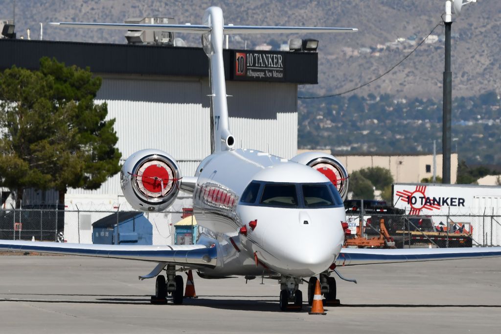 GILES G-200 (N94FT)