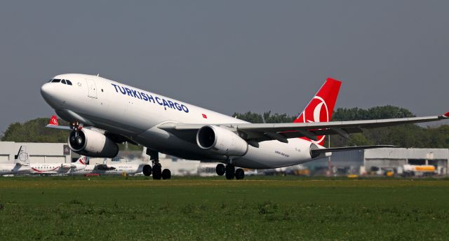 Airbus A330-200 (TC-JOV)