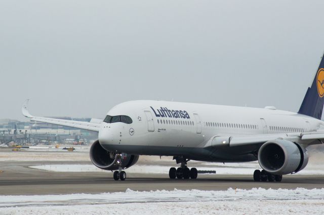 Airbus A350-900 (D-AIXD)