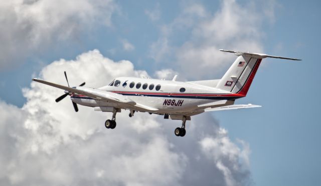 Beechcraft Super King Air 200 (N88JH)