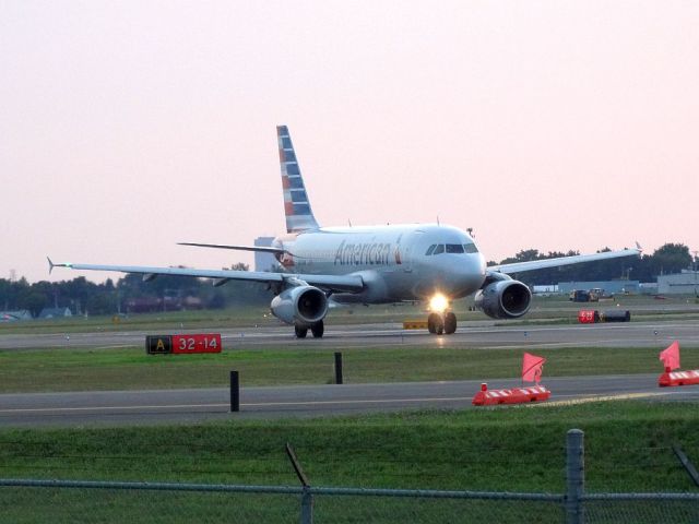 Airbus A319 (N817AW)