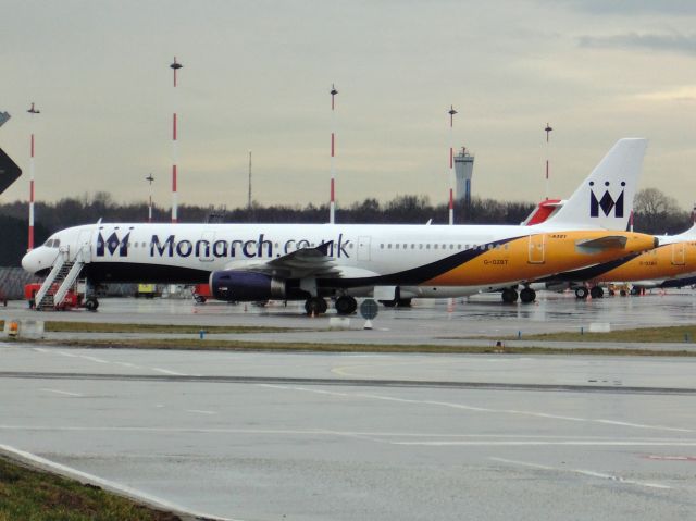 Airbus A321 (G-OZTB)