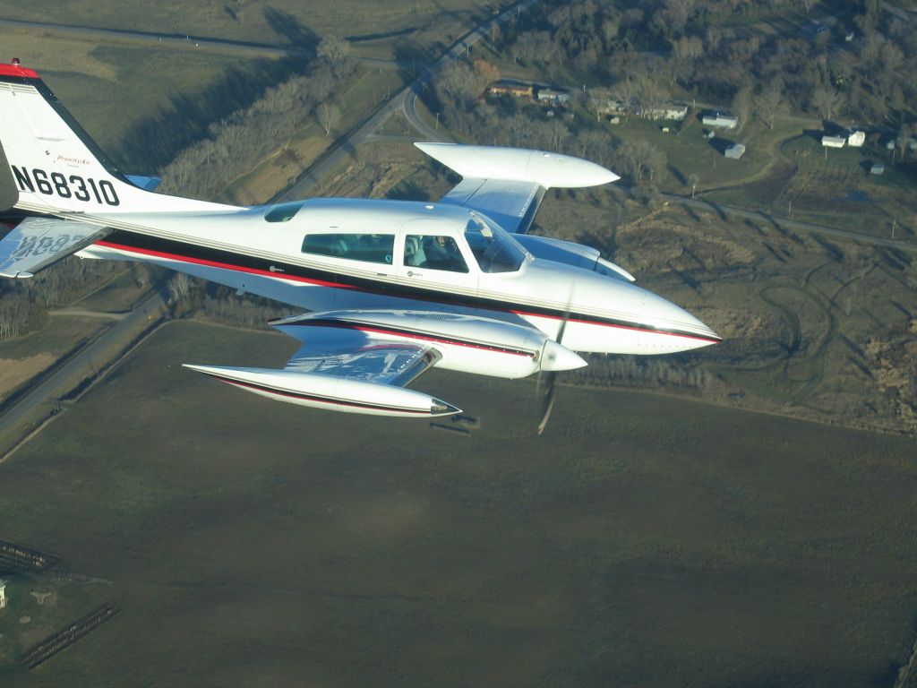 Cessna 310 (N68310)