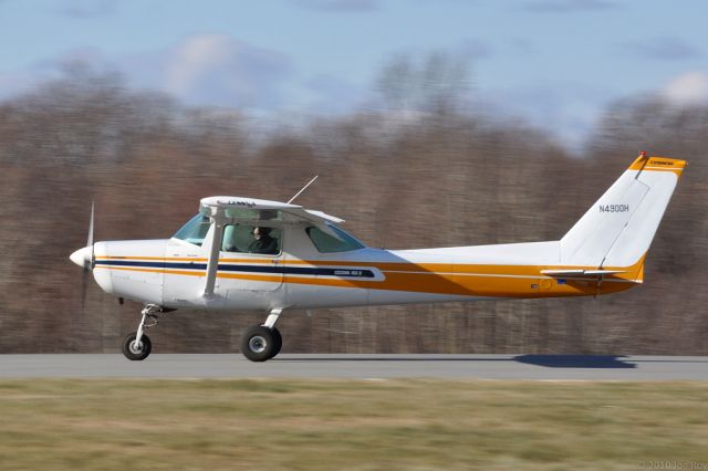 Cessna 152 (N4900H) - Soloing a student at SFZ. 12/16/2010.