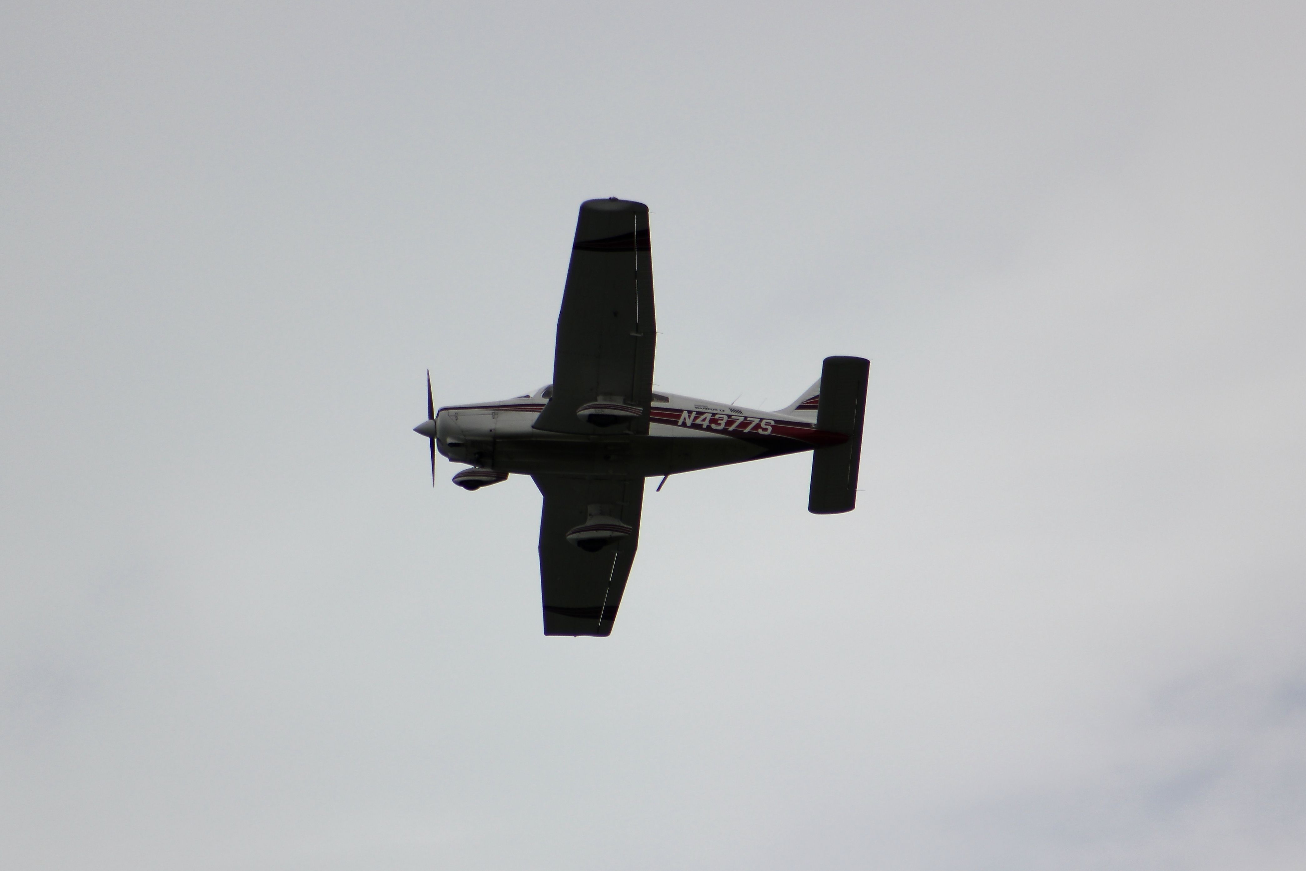 Piper Cherokee (N4377S)