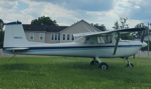 Cessna Commuter (N3042J) - Cessna 150E at Annapolis Lee Aiport 