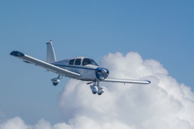 Piper Cherokee (N5679U)