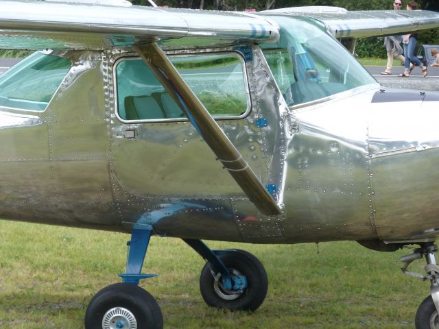 Cessna Commuter (C-FUDS) - Detail of the beautiful bare metal finish and the blue glass of C-FUDS Cessna 150F at Drummondville Air Show 08-29-2015