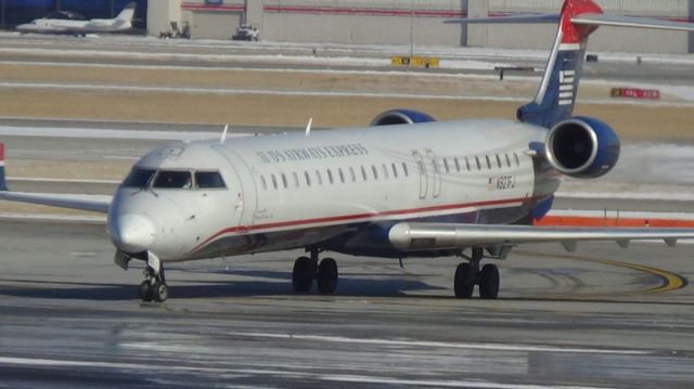 Canadair Regional Jet CRJ-900 (N921FJ)