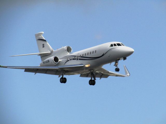Dassault Falcon 900 (N1130B) - Landing RWY 20R