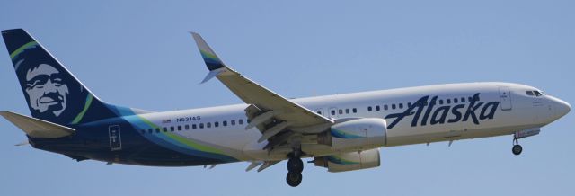 Boeing 737-800 (N531AS)