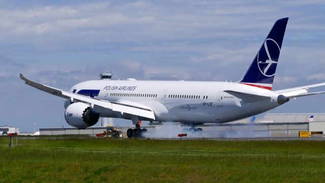 Boeing 787-9 Dreamliner (SP-LSF) - BOE750 lands on Rwy 34L to complete a B1 flight on 5.22.19. (ln 855 / cn 63172).