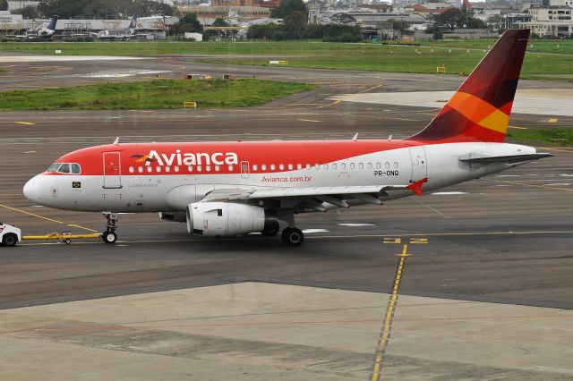 Airbus A319 (PR-ONQ)