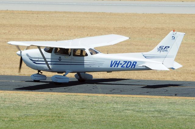 Cessna Skyhawk (VH-ZDR) - Cessna 172S C172 VH-ZDR Jandakot (YPJT) 28/01/17.