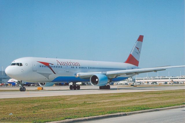 BOEING 767-300 —