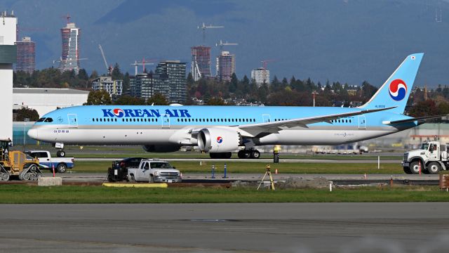 BOEING 787-10 Dreamliner (HL8536)