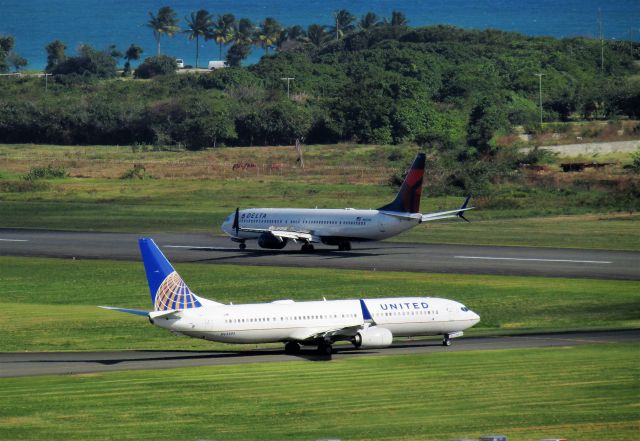 Boeing 737-900 (N63899)
