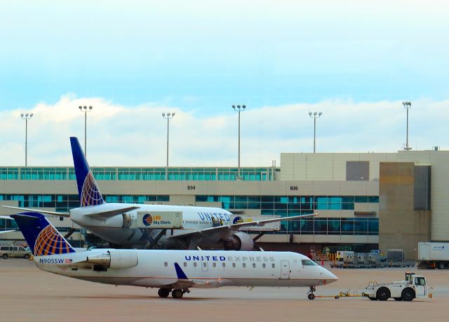 Canadair Regional Jet CRJ-200 (N905SW) - At Denver on October 20, 2013