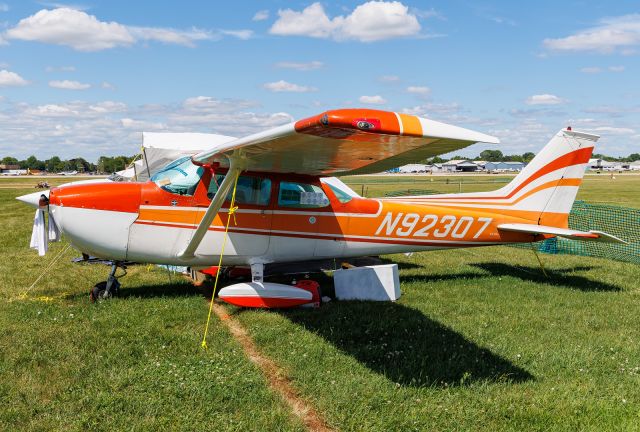 Cessna Skyhawk (N92307)