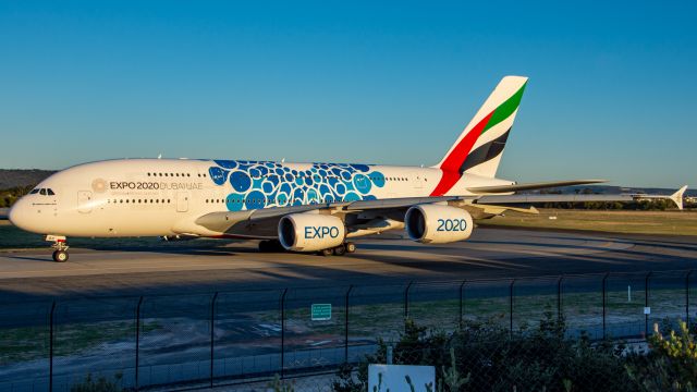 Airbus A380-800 (A6-EOC)