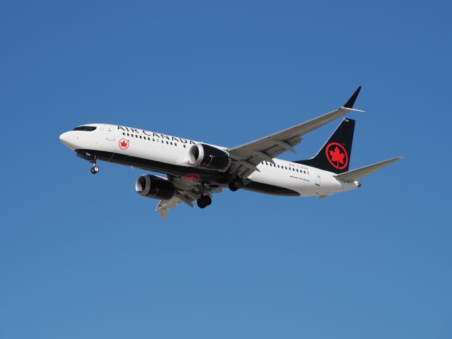 Boeing 737 MAX 8 (C-GEPB) - Out for a quick spot to catch this aircraft.