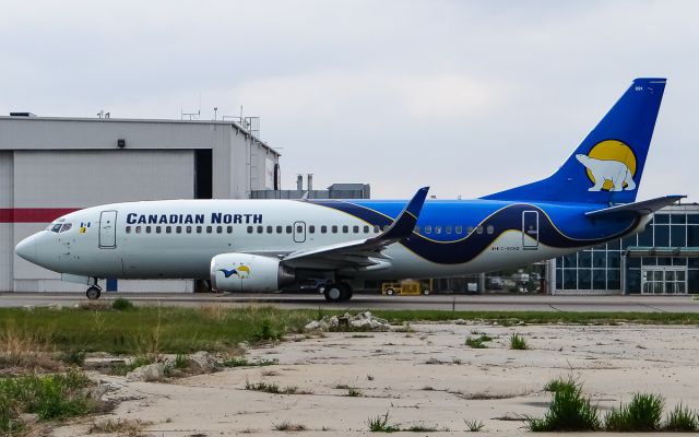 BOEING 737-300 (C-GCNZ)