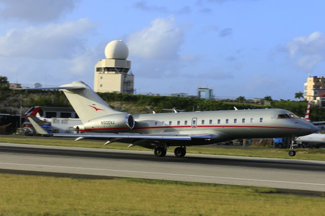 Bombardier Global 5000 (VJA500) - N500VJ landing at TNCM St Maarten